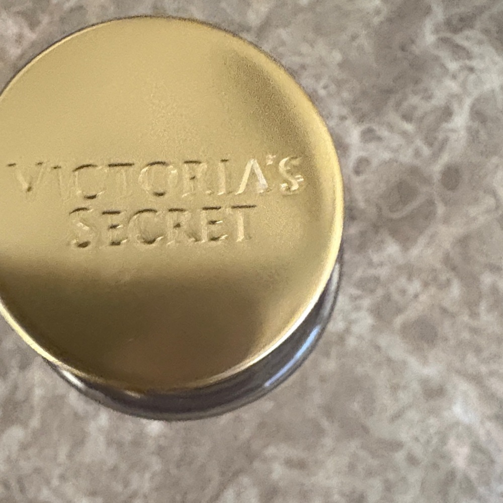 Victoria's Secret Lavender & Vanilla Relax Mist - Pink and Gold - Picture 5 of 5